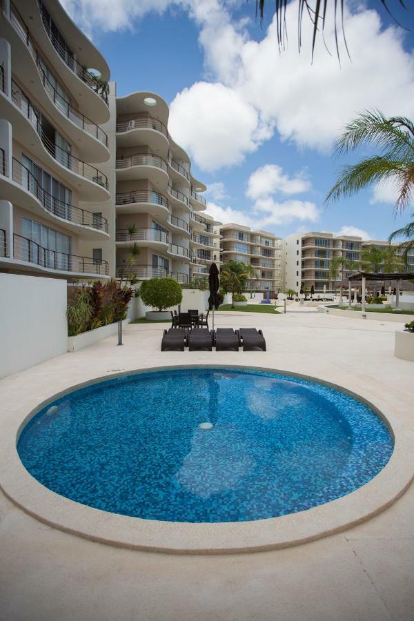 Luxury 2 Bedroom Apartment *