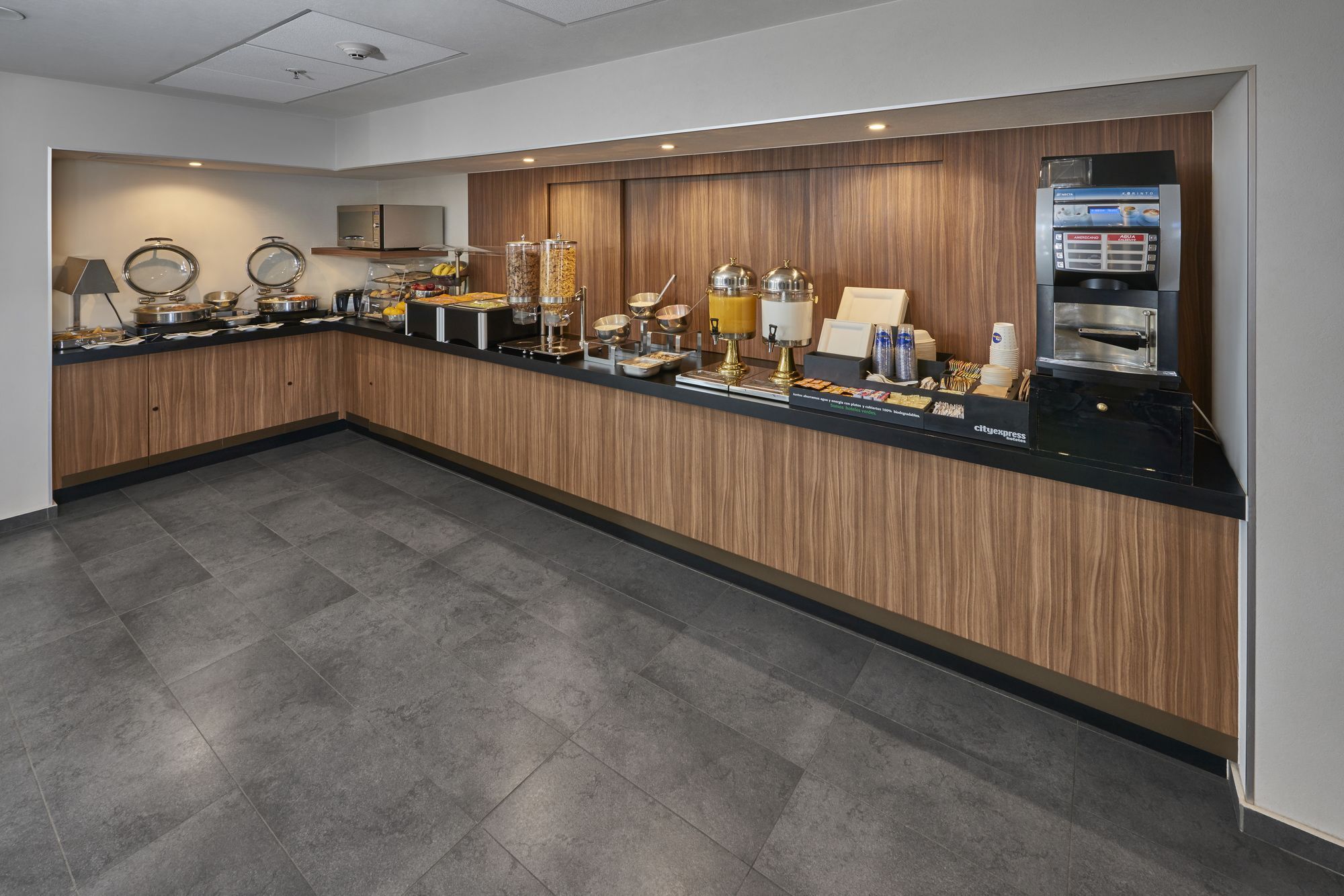 Hotel Express By Marriott Aeropuerto Riviera Cancun