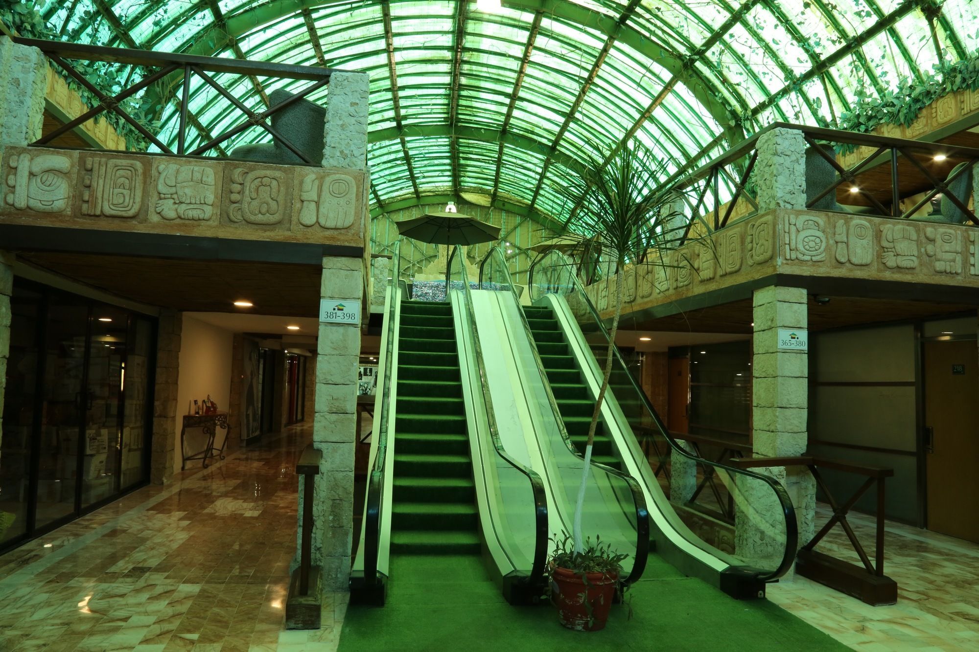 Hotel Arts Party