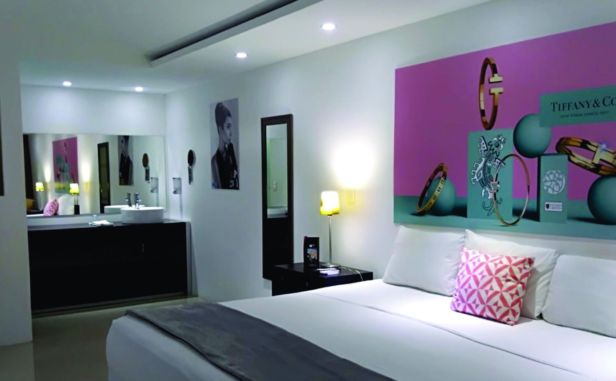 Arts Party Hotel