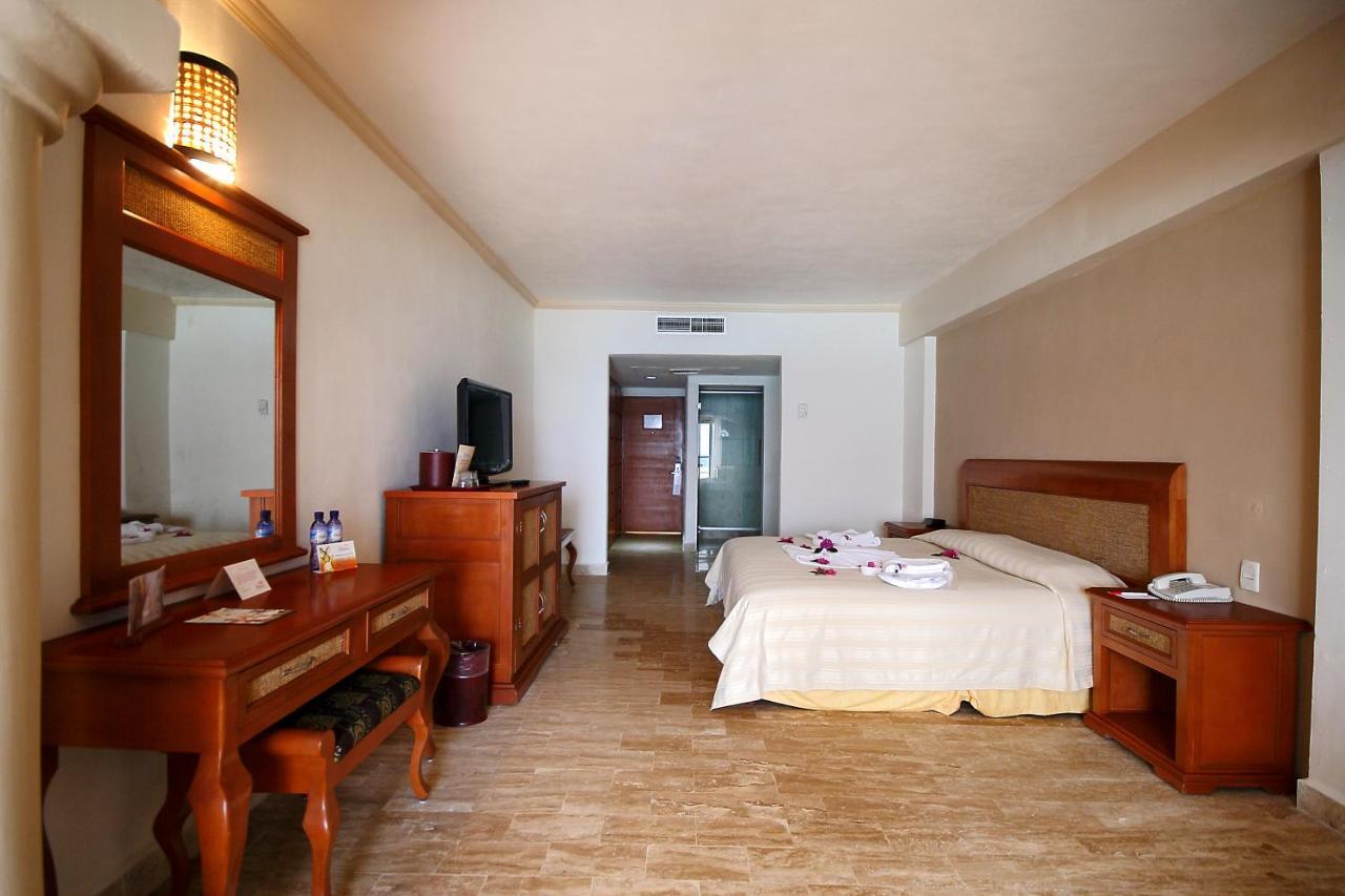 Golden Parnassus Cancún