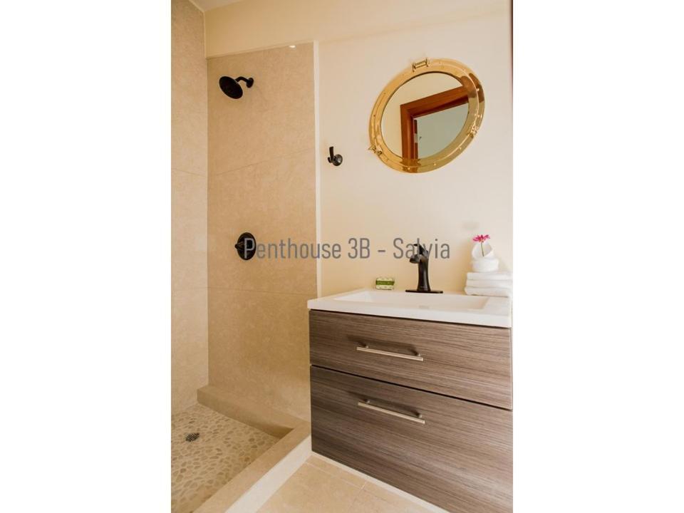 2 Story Oceanfront Penthouses On Beach! Apartahotel *