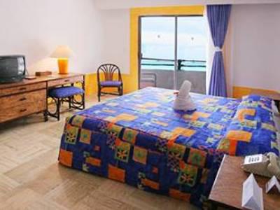 Hotel El Pueblito Beach Cancún