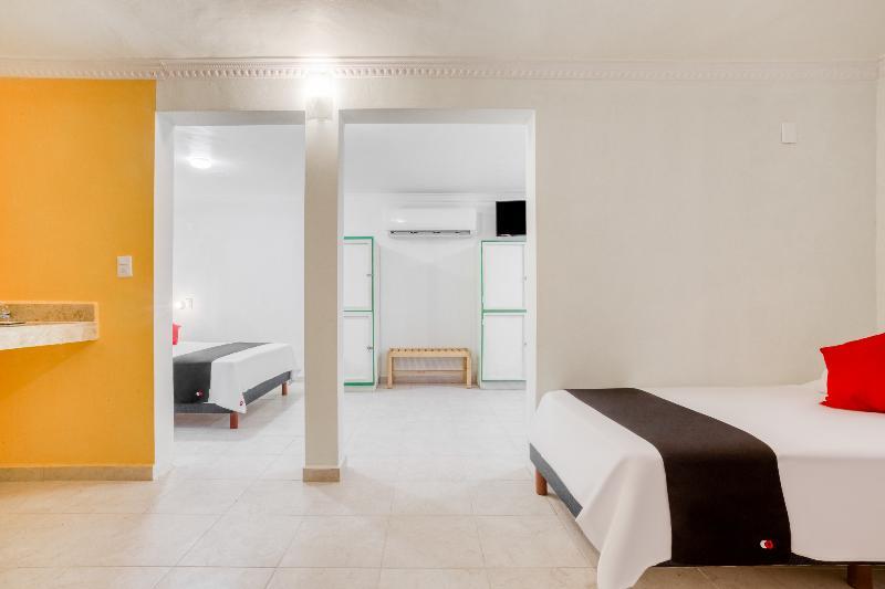 Hotel Arco Maya