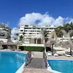 Neat Condo Beachfront At Brisas Cancun