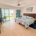 Beach Apartment Brisas Cancun, View And Private Garden, Zona Hotelera Cancun, Ground Floor