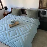 Front Beach Private Room With Shared Bathroom