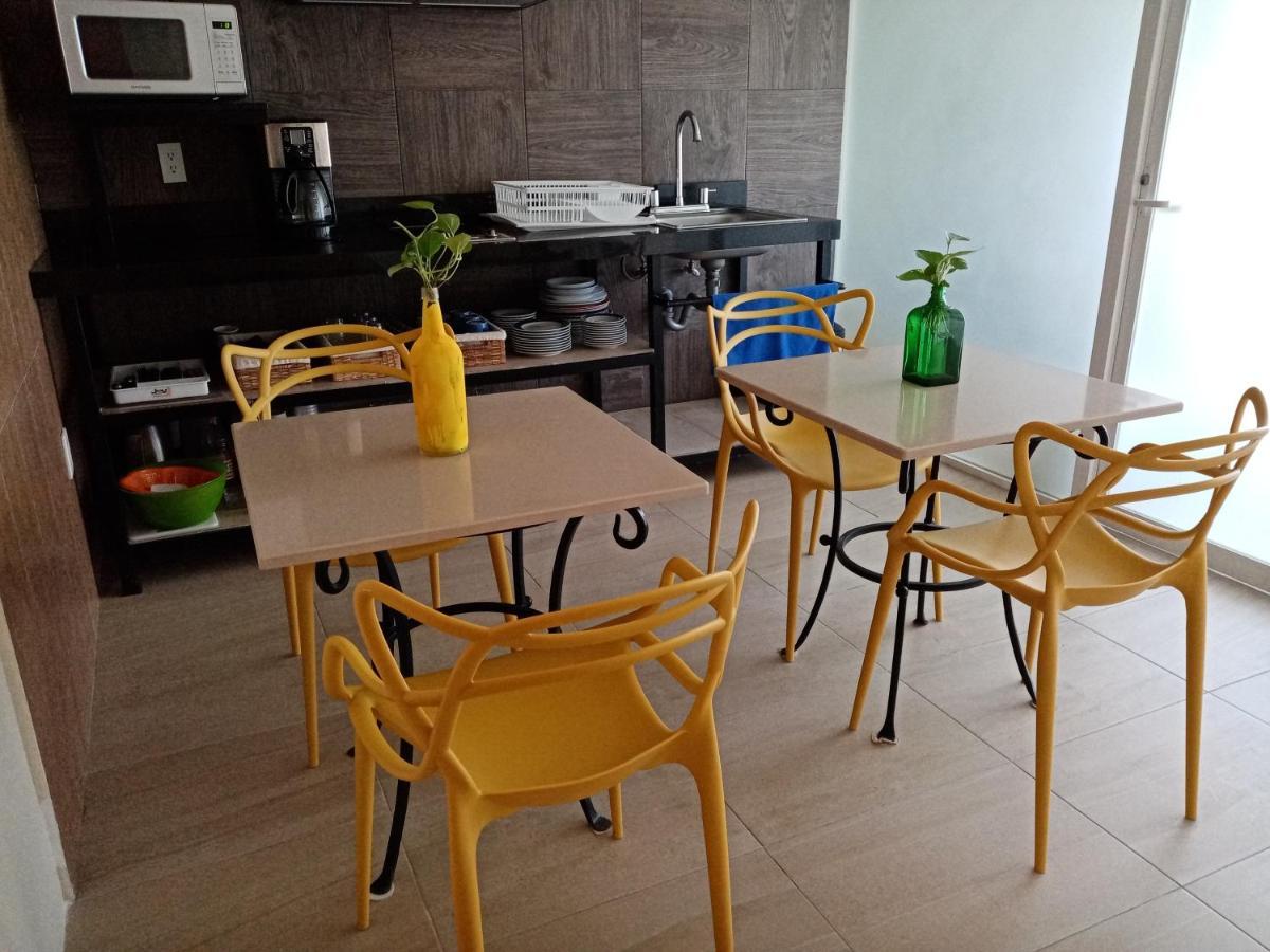 Brisas 10 Beachside Apartamento *