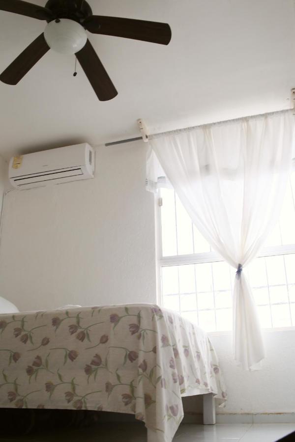 Habitación en casa particular Cómodo Cuarto, Jacuzzi Rooftop, Ac Cancún