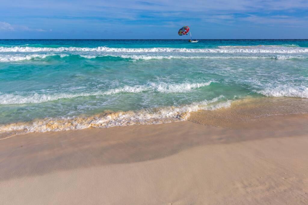 Beach Apartment Brisas Cancun, View And Private Garden, Zona Hotelera Cancun, Ground Floor *