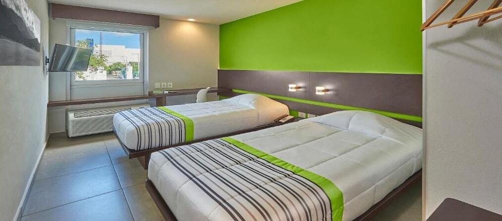 Express Junior By Marriott Hotel Cancun