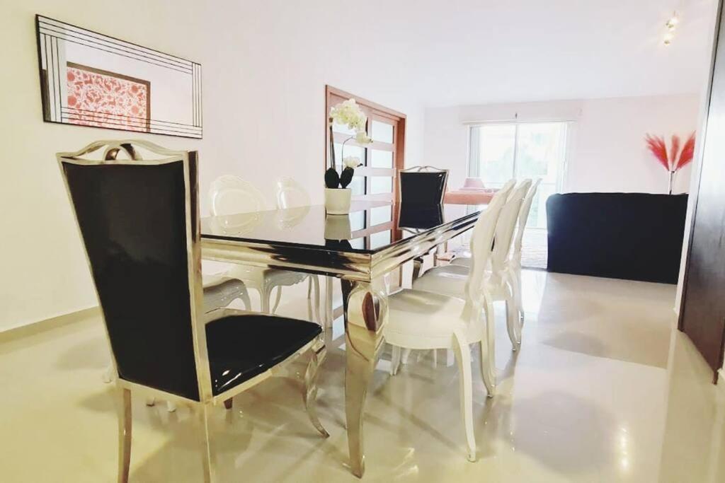 Villa Chloe. Modern 4 House With Pool