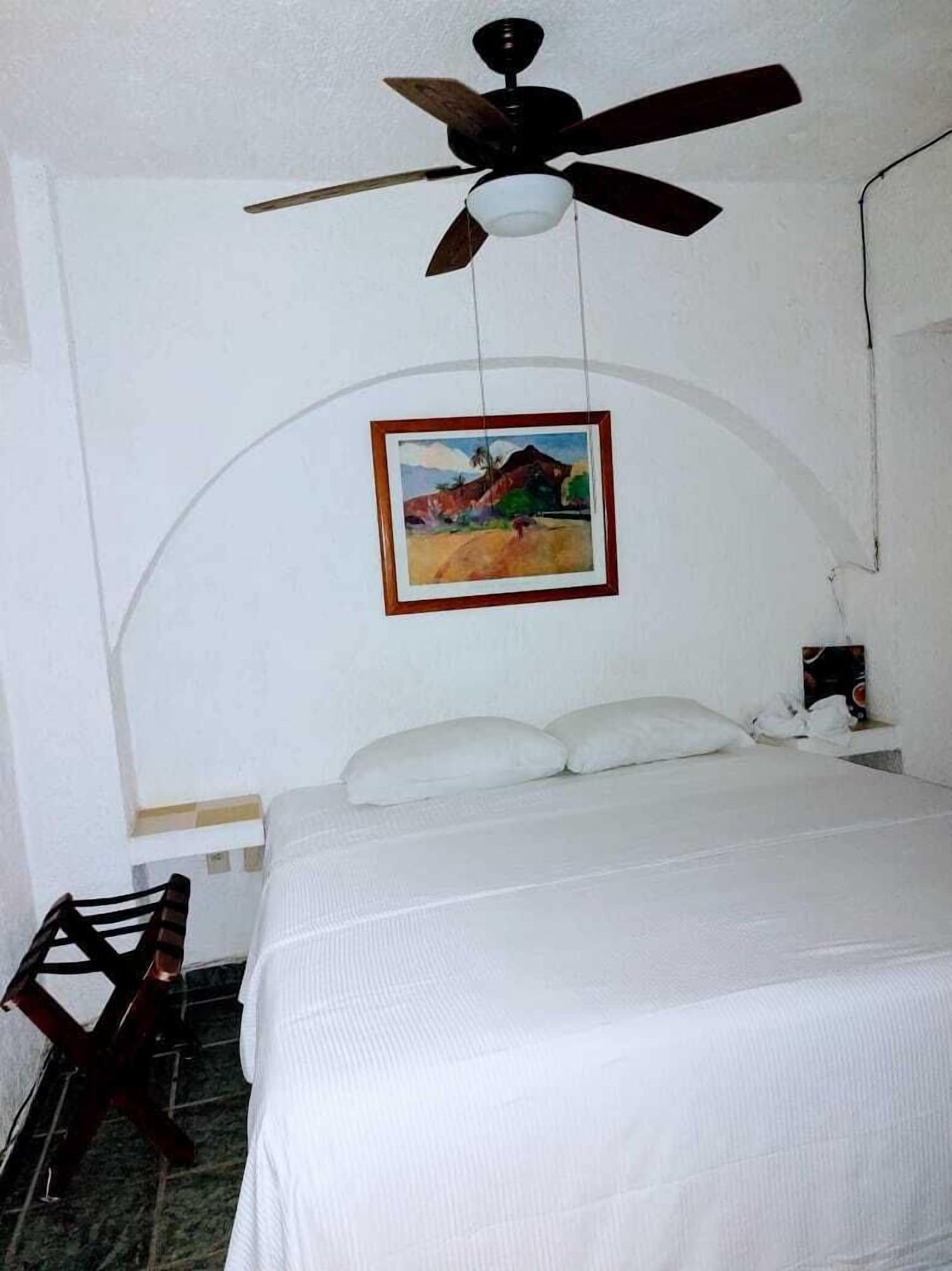 Ikaro Hotel