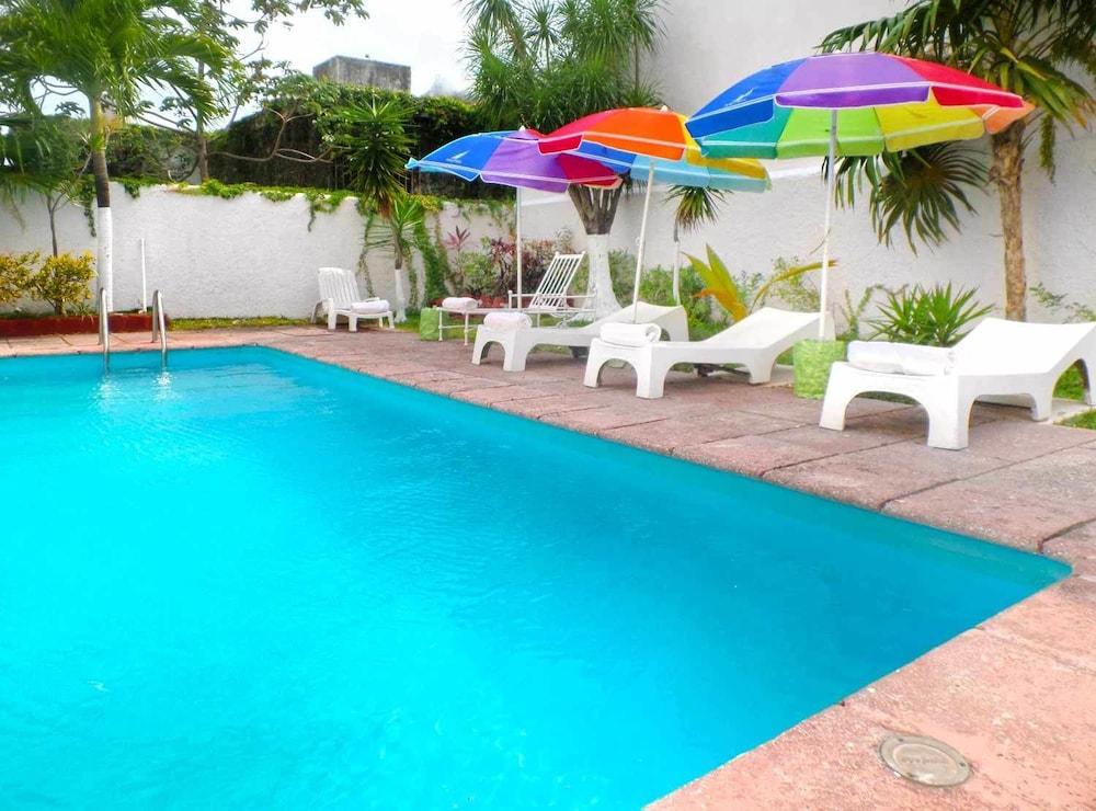 Ikaro Hotel 3*