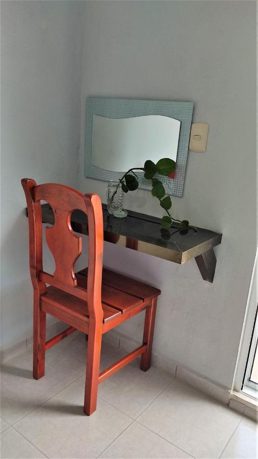 Depto En Planta Alta Con Balcón Y árboles Frutales * Cancún