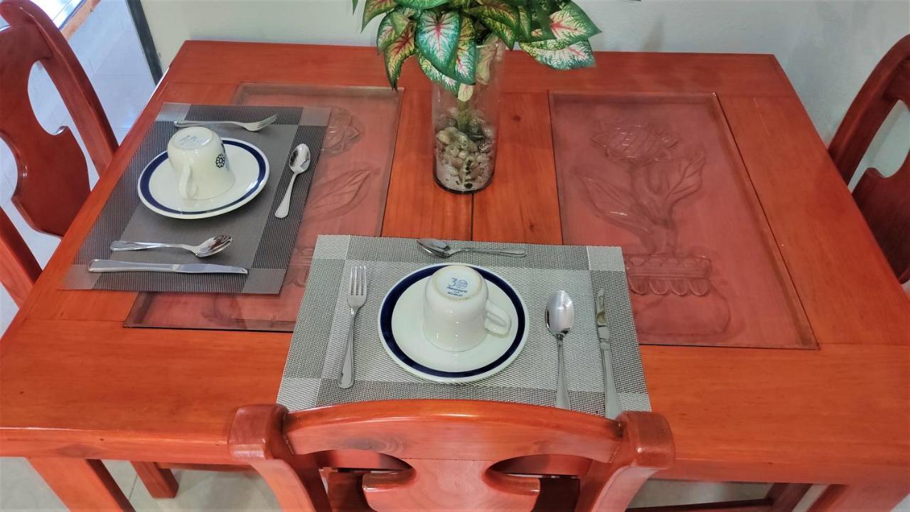 Apartamento Depto En Planta Alta Con Balcón Y árboles Frutales