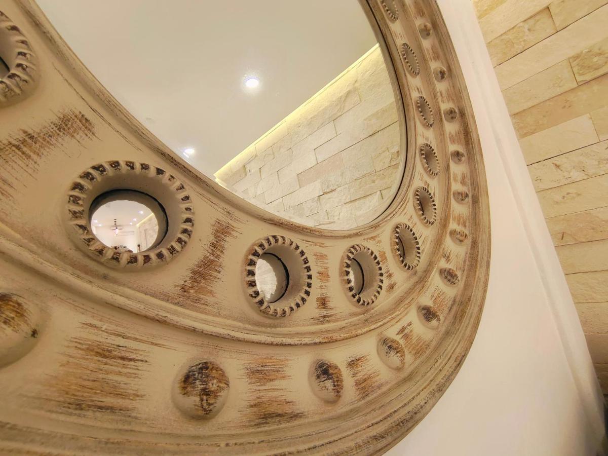 1st Luxury Warehouse Cancún