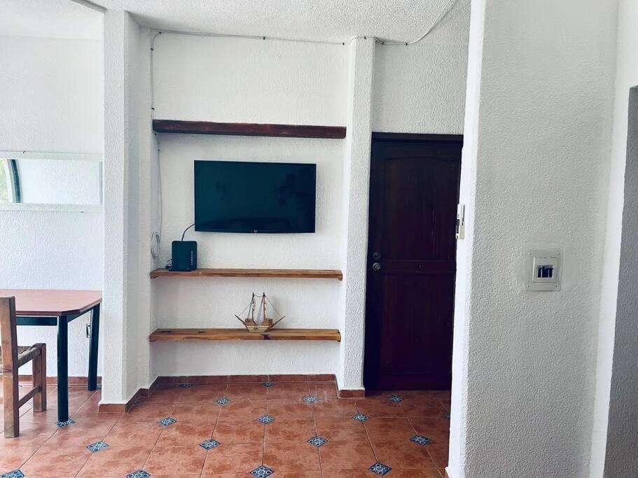 Punta Me With Ocean View & Beach Front