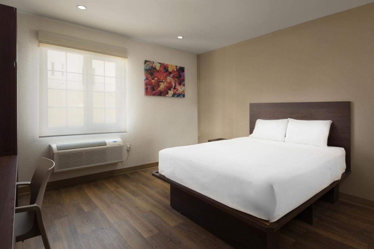Extended Cumbres Apartahotel Cancún