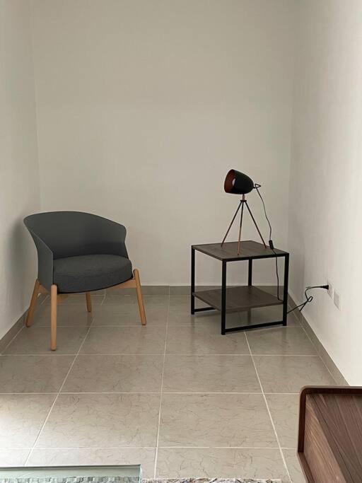 Lovely 2 Bedroom 2 Bathroom Apartment *
