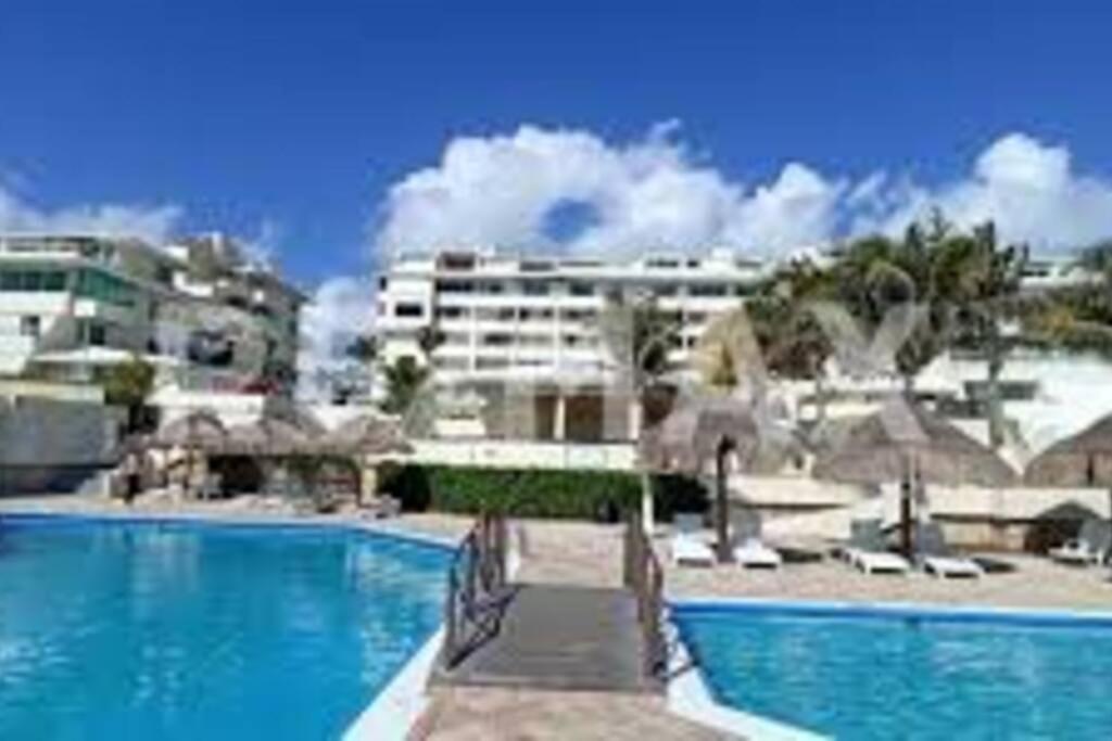 Apartamento Neat Beachfront At Brisas Cancún