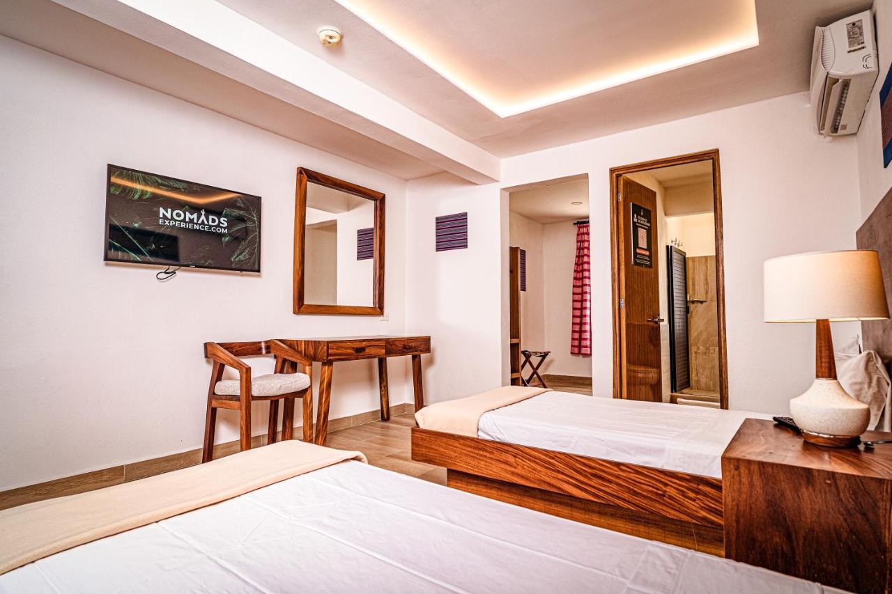 Hotel Nomads Party 4*