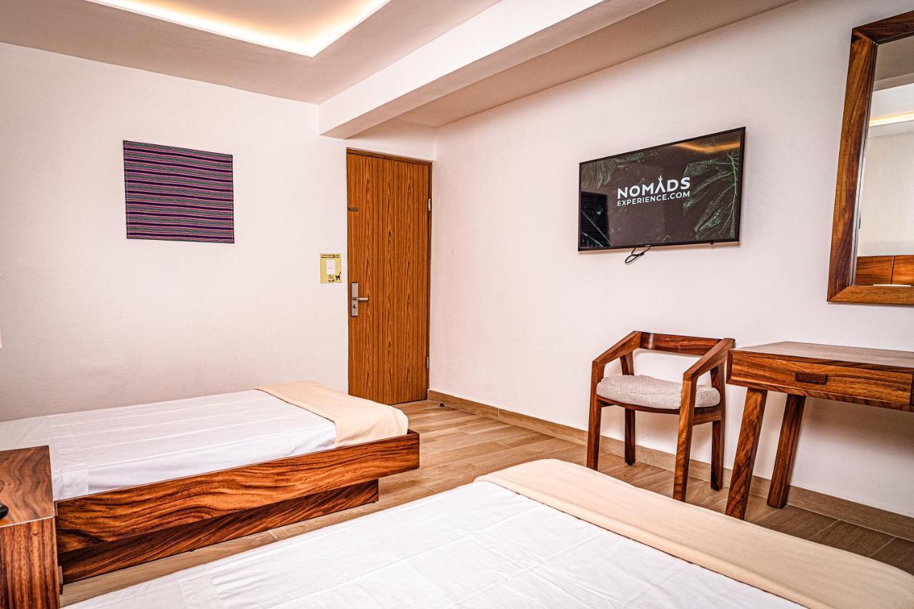 Hotel Nomads Party 4*