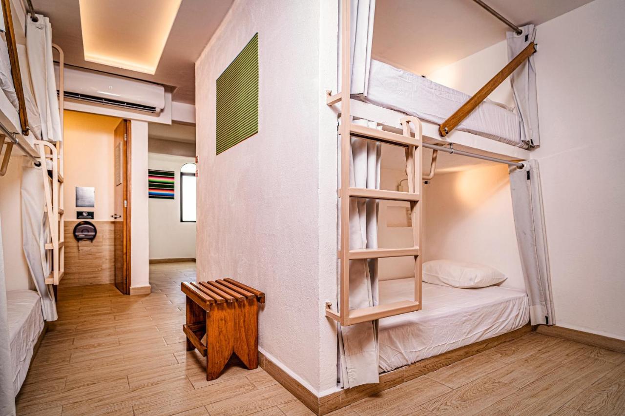 Hotel Nomads Party 4*