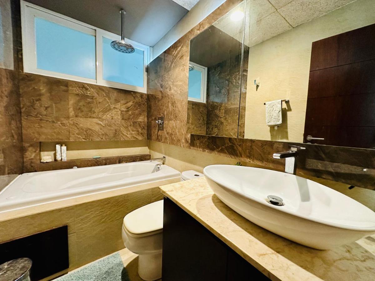 Punta Me Luxury Ocean View & Front