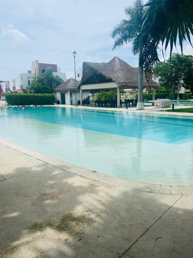 Lovely 2 Bedroom 2 Bathroom Apartment *