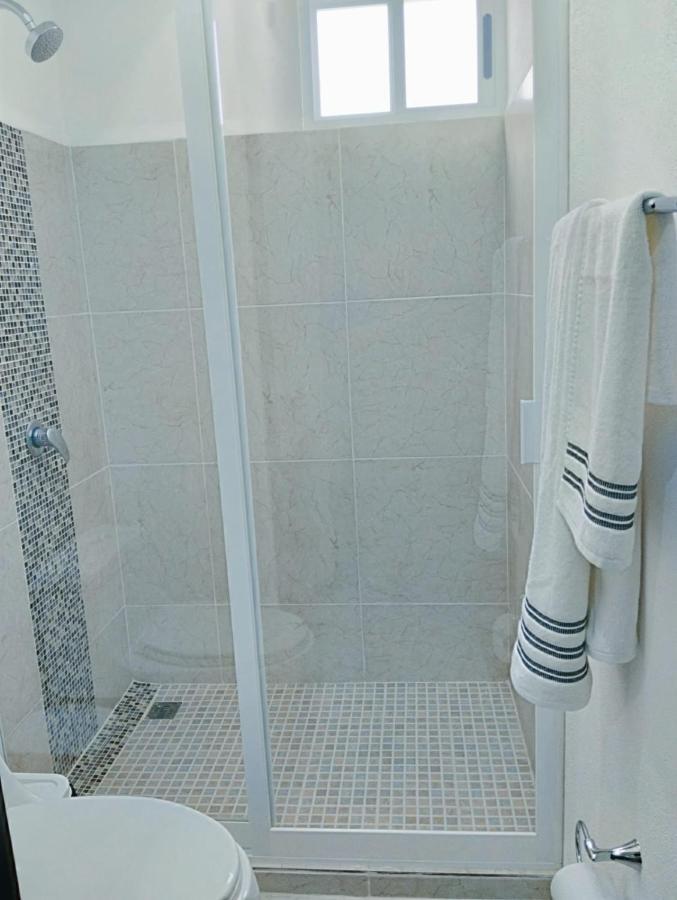 Lovely 2 Bedroom 2 Bathroom Apartment *