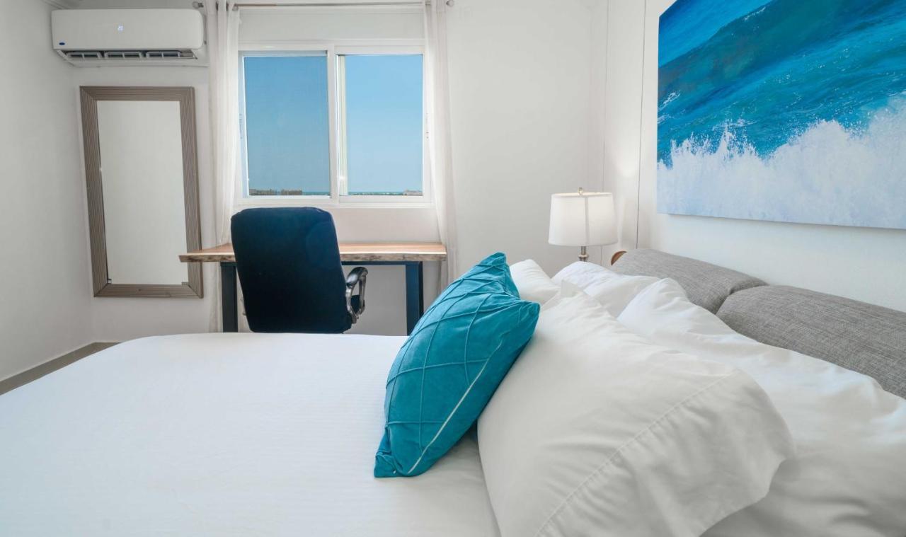 Three-bedroom - The Castle Iii Apartamento