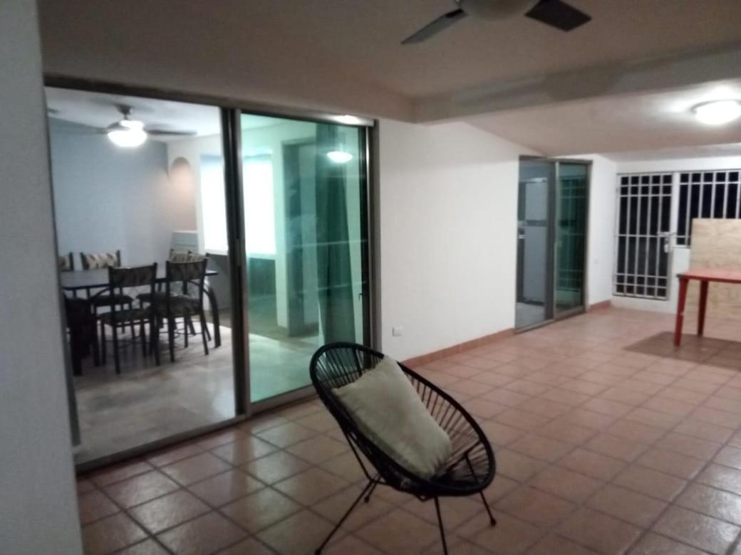 Large Penthouse On Lagoon, Fantastic Views, Across From Hostal *