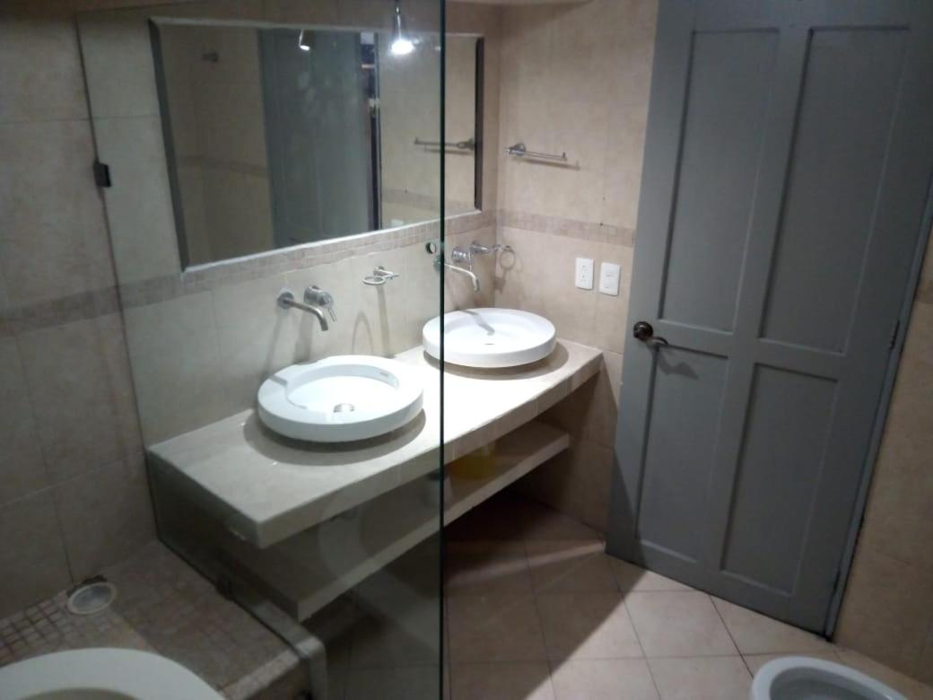 Large Penthouse On Lagoon, Fantastic Views, Across From Hostal *