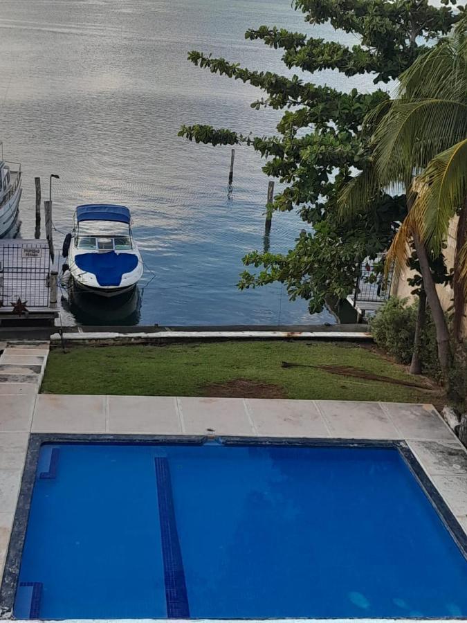 Large Penthouse On Lagoon, Fantastic Views, Across From
