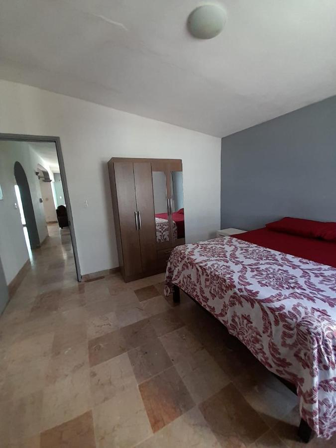 Hostal Large Penthouse On Lagoon, Fantastic Views, Across From Cancún