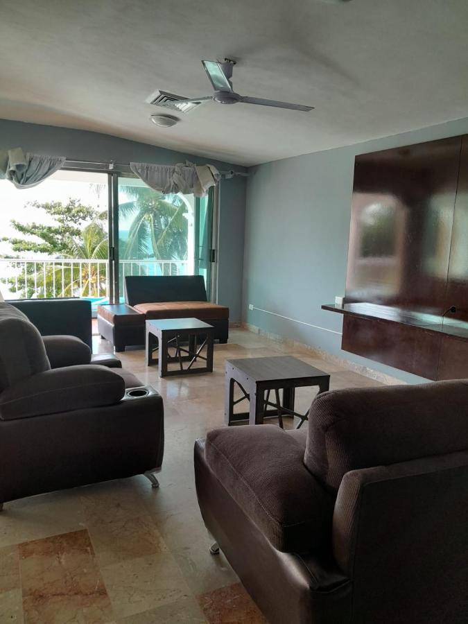 Large Penthouse On Lagoon, Fantastic Views, Across From Hostal *