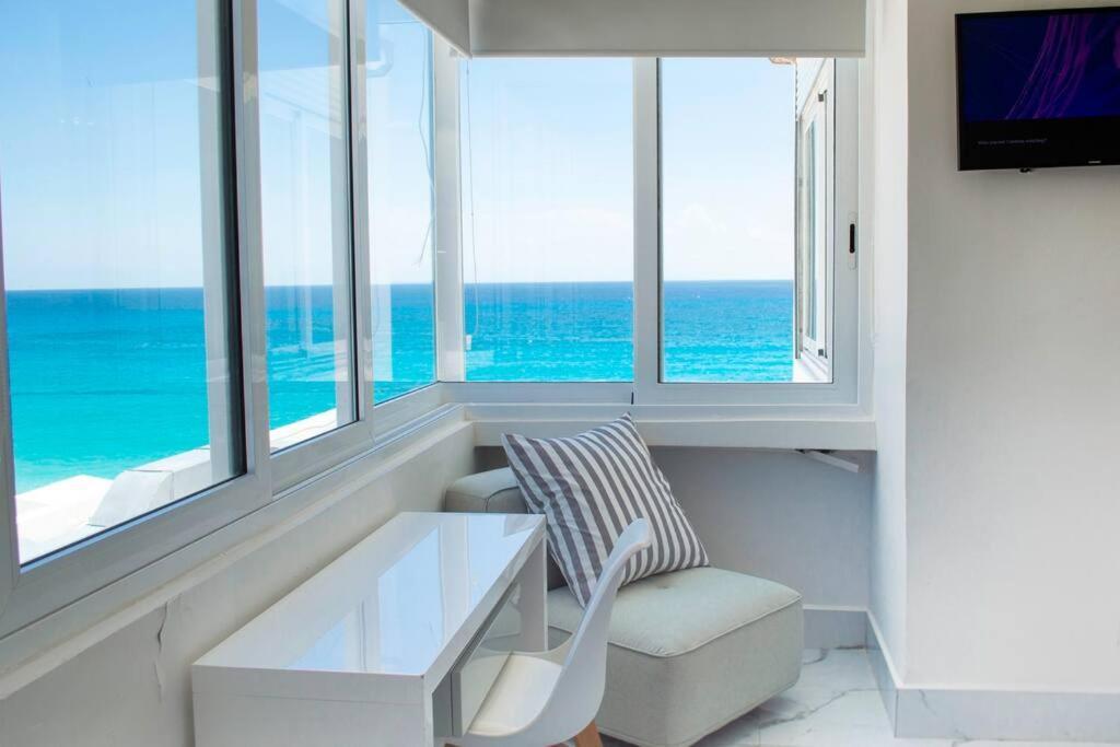 Luxury Ocean Front Apartment, 2 Bedroom Beach, Gym, Apartment *