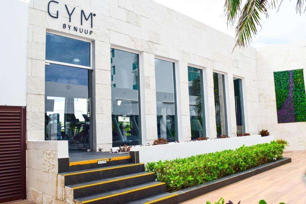 Apartment Luxury Ocean Front Apartment, 2 Bedroom Beach, Gym,