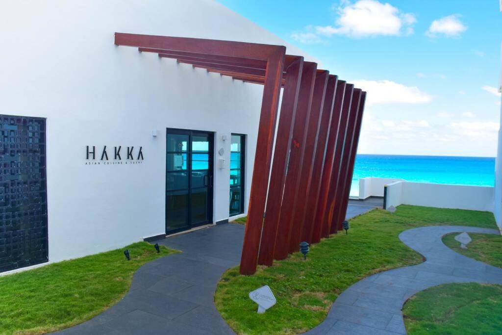 Apartment Luxury Ocean Front Apartment, 2 Bedroom Beach, Gym, Cancun