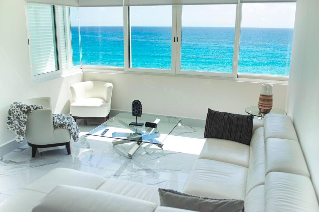 Apartment Luxury Ocean Front Apartment, 2 Bedroom Beach, Gym,