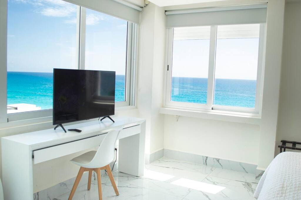 Luxury Ocean Front Apartment, 2 Bedroom Beach, Gym, Apartment *