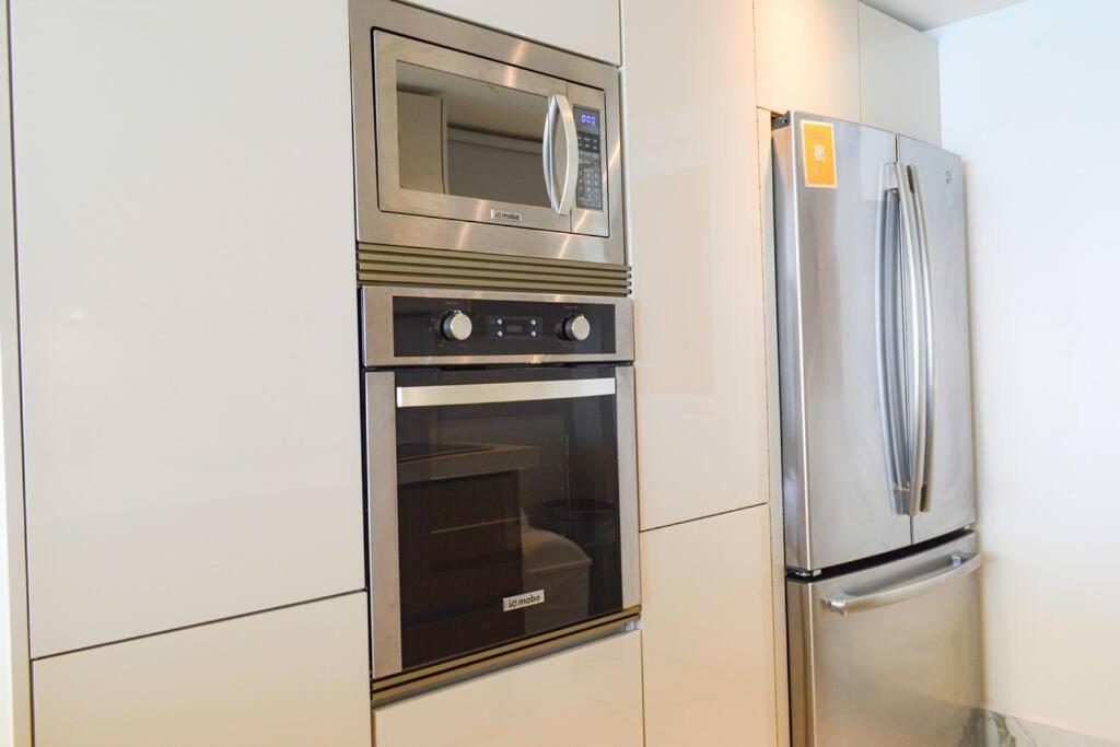 Apartment Luxury Ocean Front Apartment, 2 Bedroom Beach, Gym,