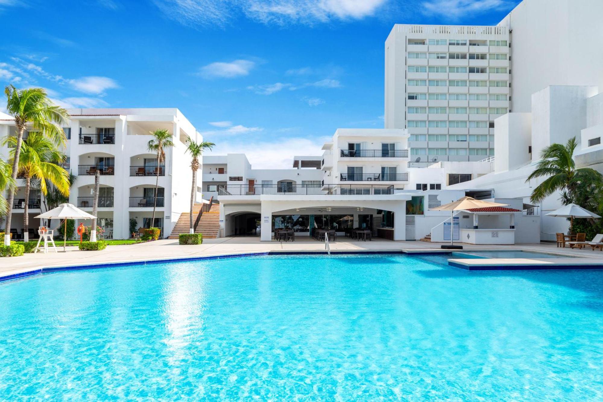 Beachscape Kin Ha & 4* Cancún