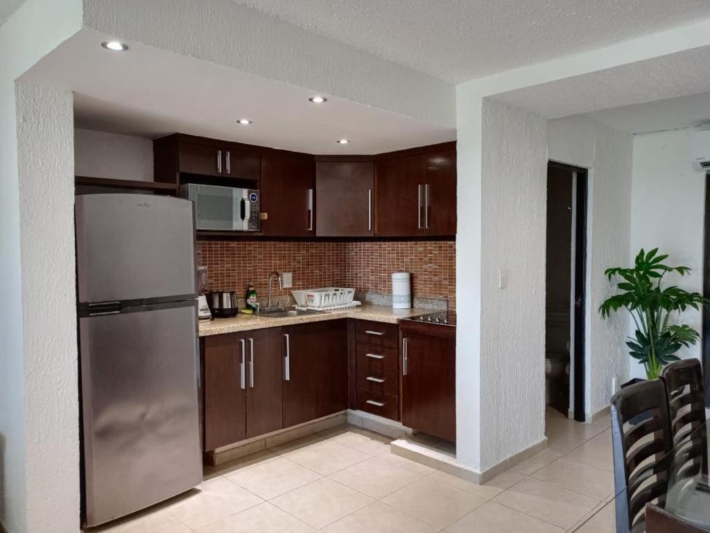 Apartment One Bedroom Garden Level With Partial Ocean View Zone *