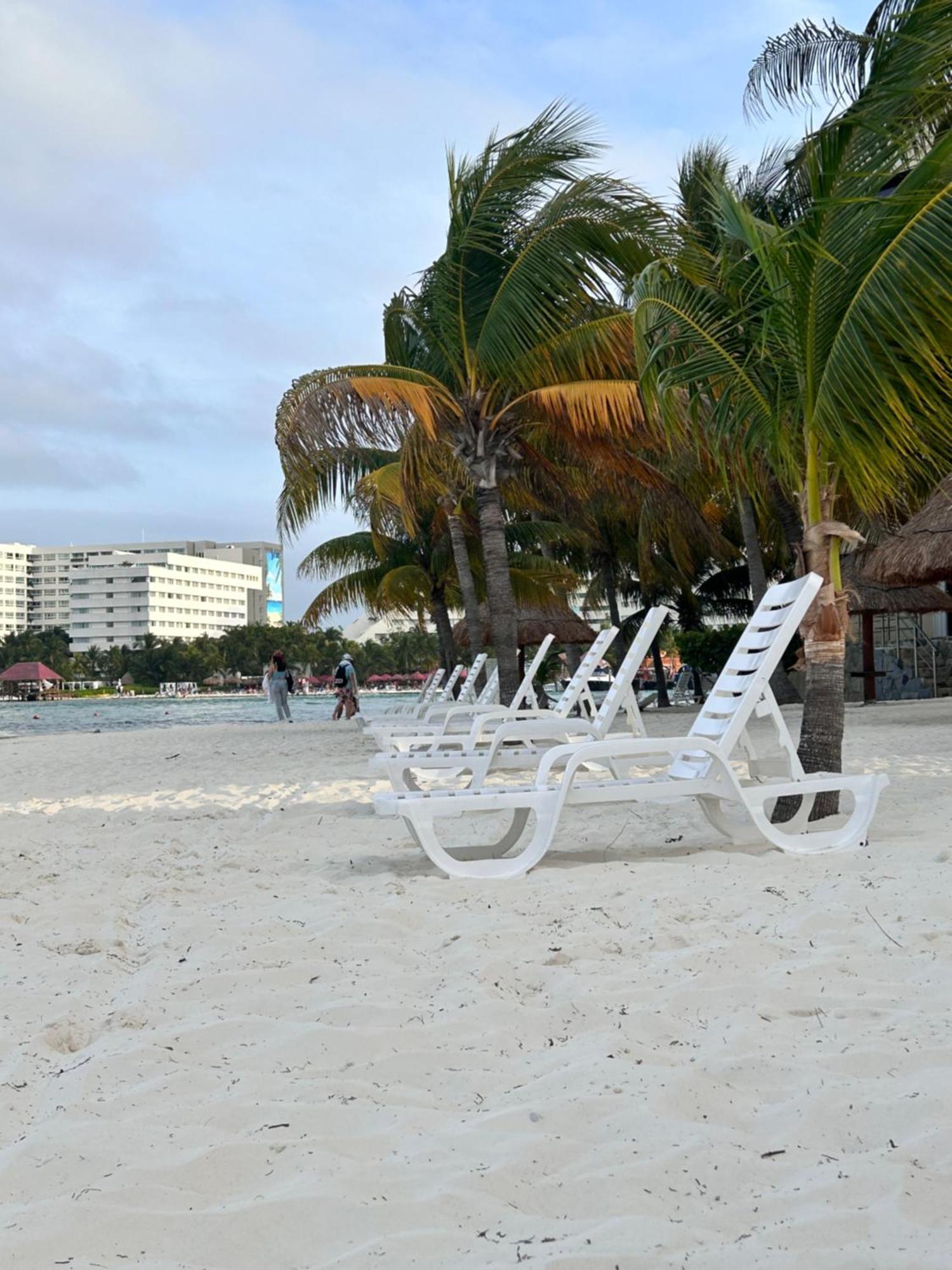 Apartment Front Private With Shared Bathroom Cancun