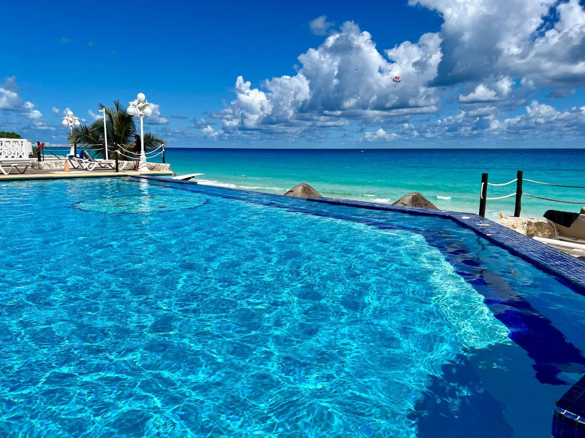 Beachside Apartamento Cancún