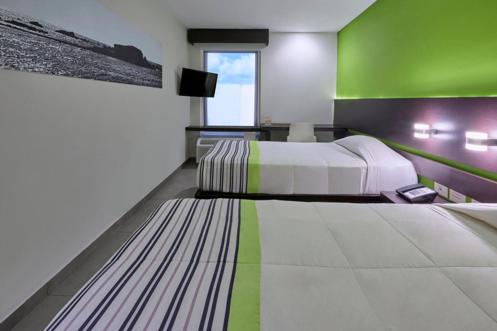 Express Junior By Marriott Hotel Cancun