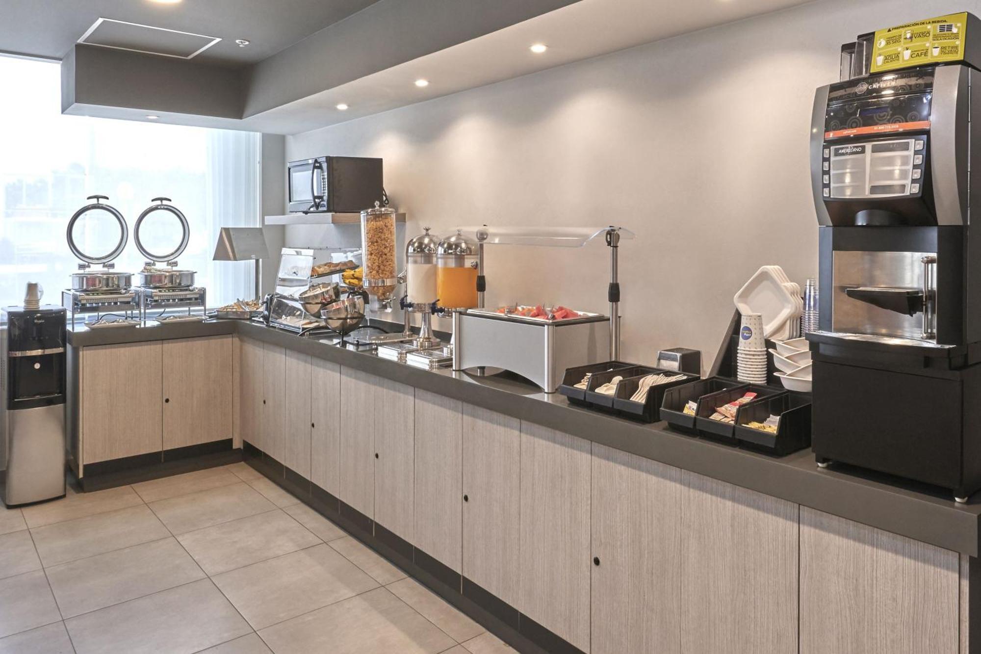 Express Junior By Marriott Cancun