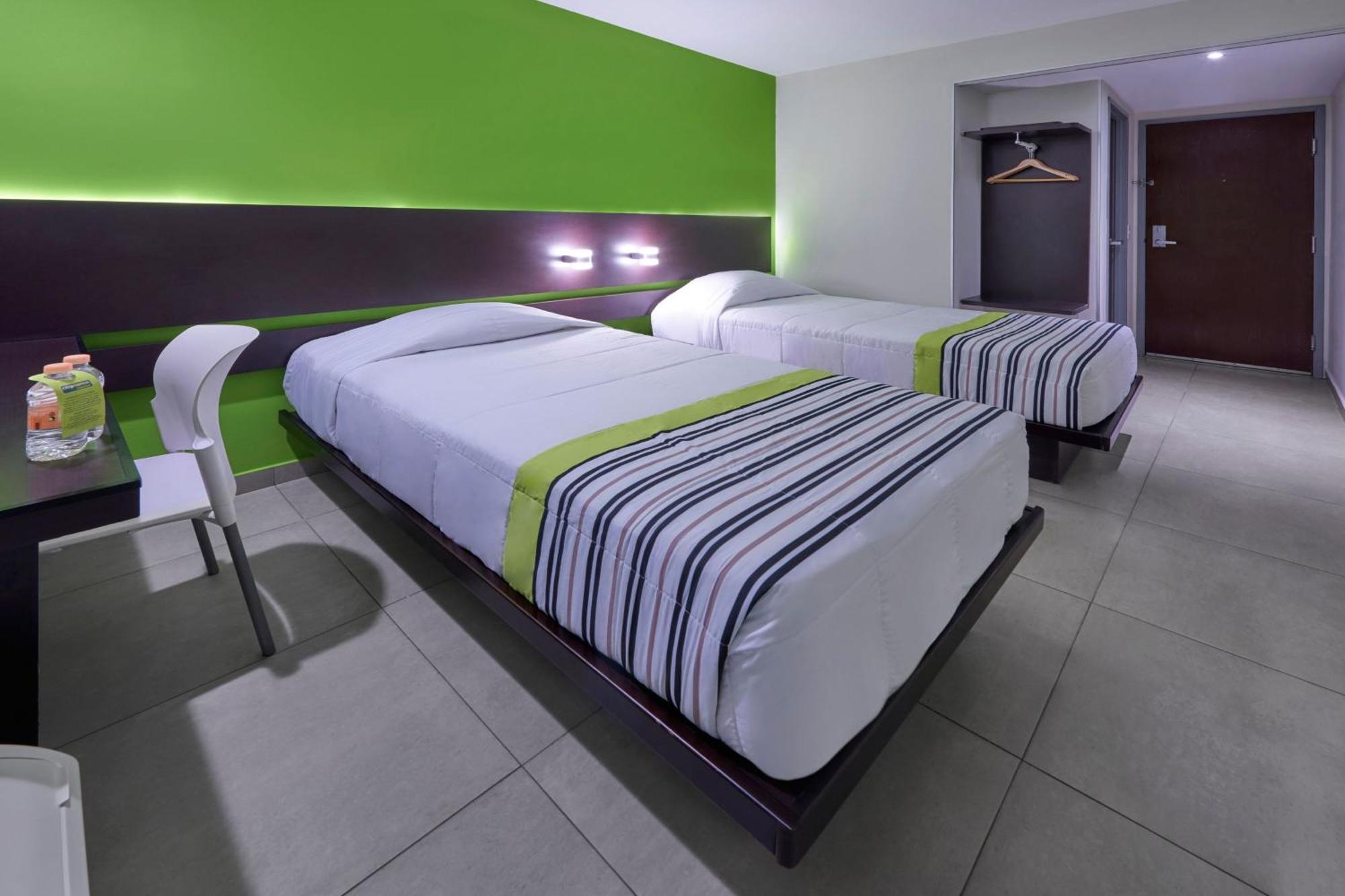 Express Junior By Marriott Hotel Cancun